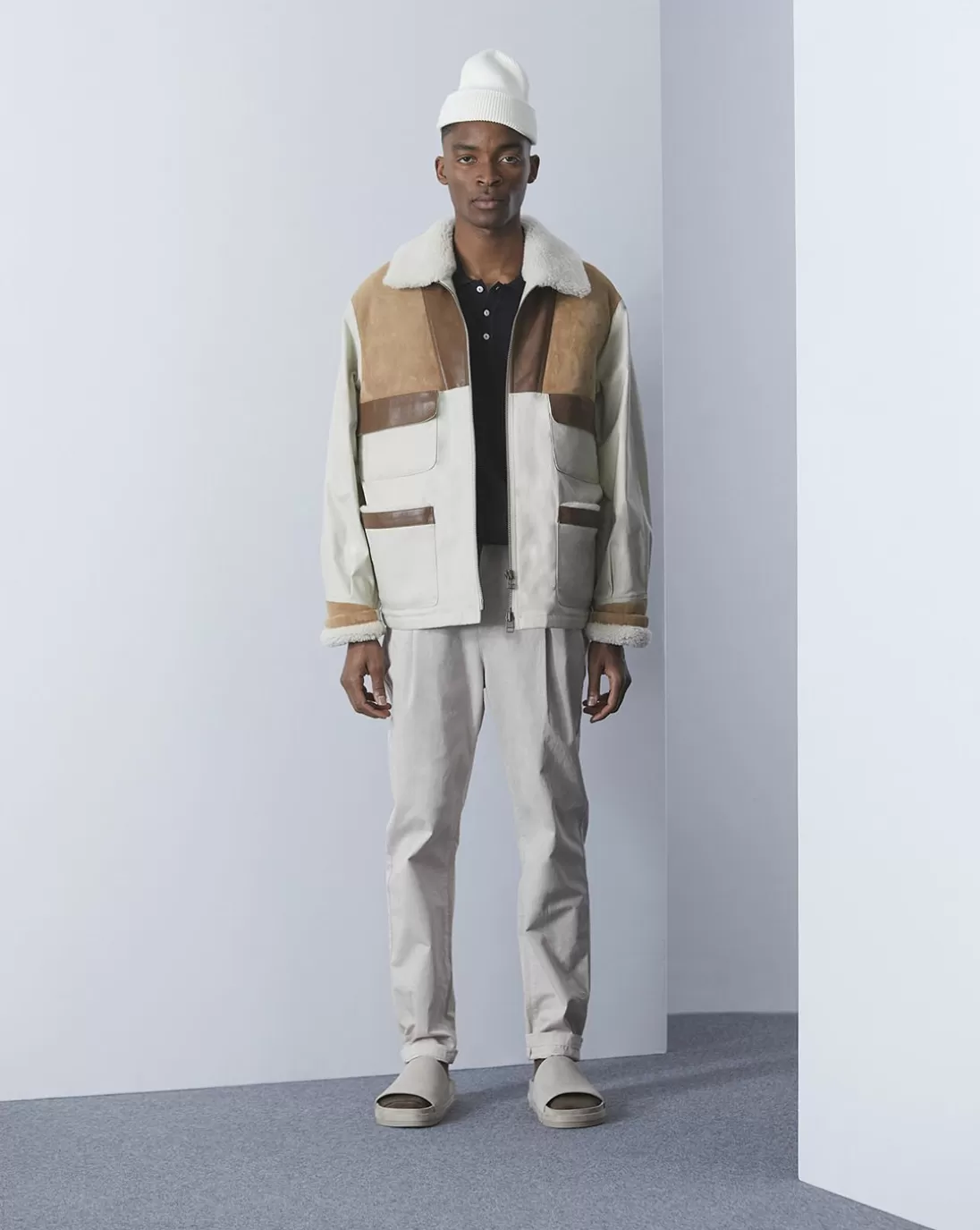 Chevignon Manteau Boume Beige Manteau En Peau Lainee Avec Empiecements En Cuir
