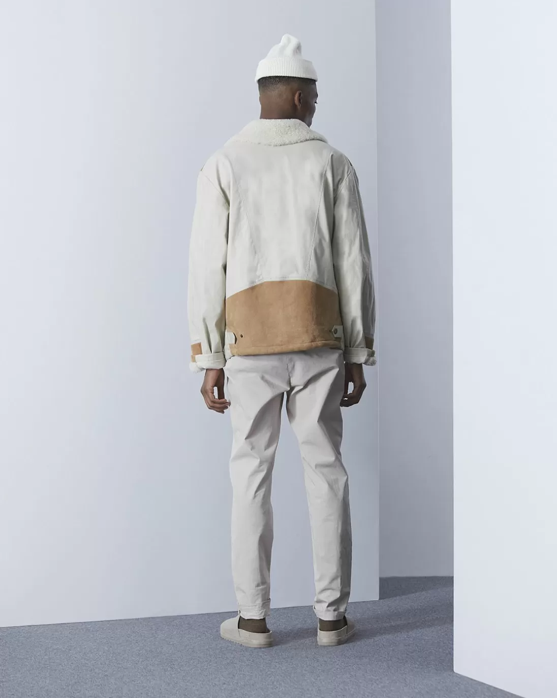 Chevignon Manteau Boume Beige Manteau En Peau Lainee Avec Empiecements En Cuir